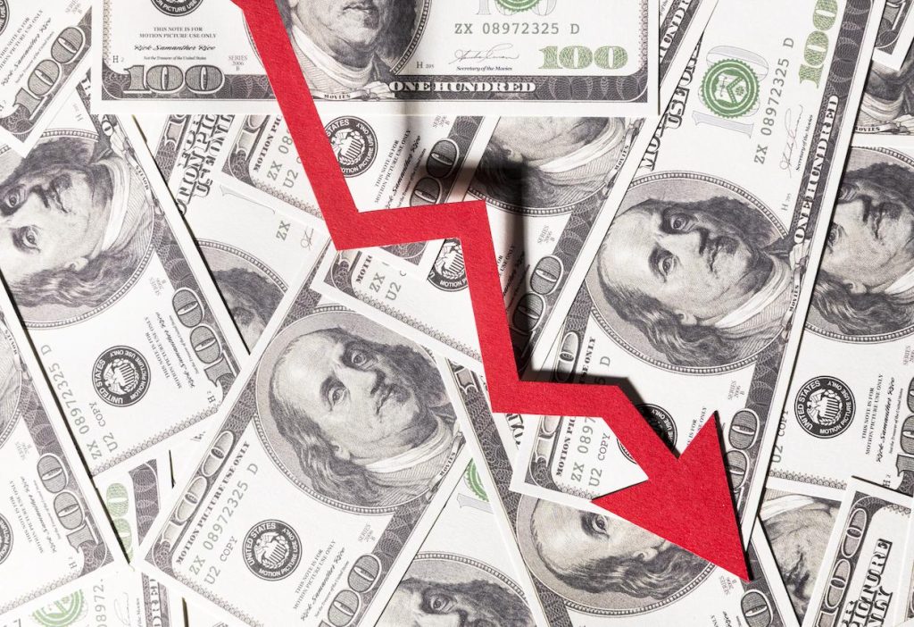 Quais Investimentos Ganham com a Queda do Dólar