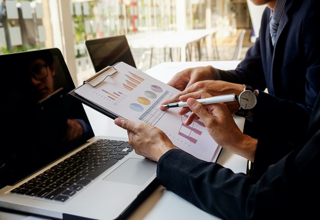O que Faz o GuiaInvest Wealth? Vale a Pena Contratar a Consultoria?
